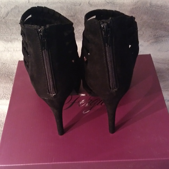 Black Strappy Heels by Fergie - Picture 3 of 6